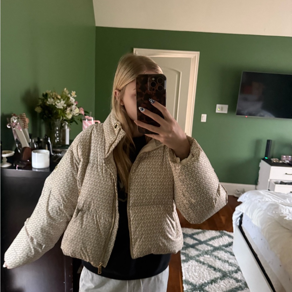 MICHAEL Michael Kors Beige Patterned Puffer Jacket